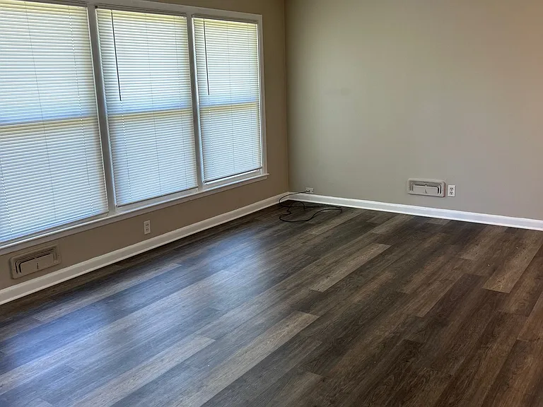 10406 Whipps Mill Rd — Photo 14