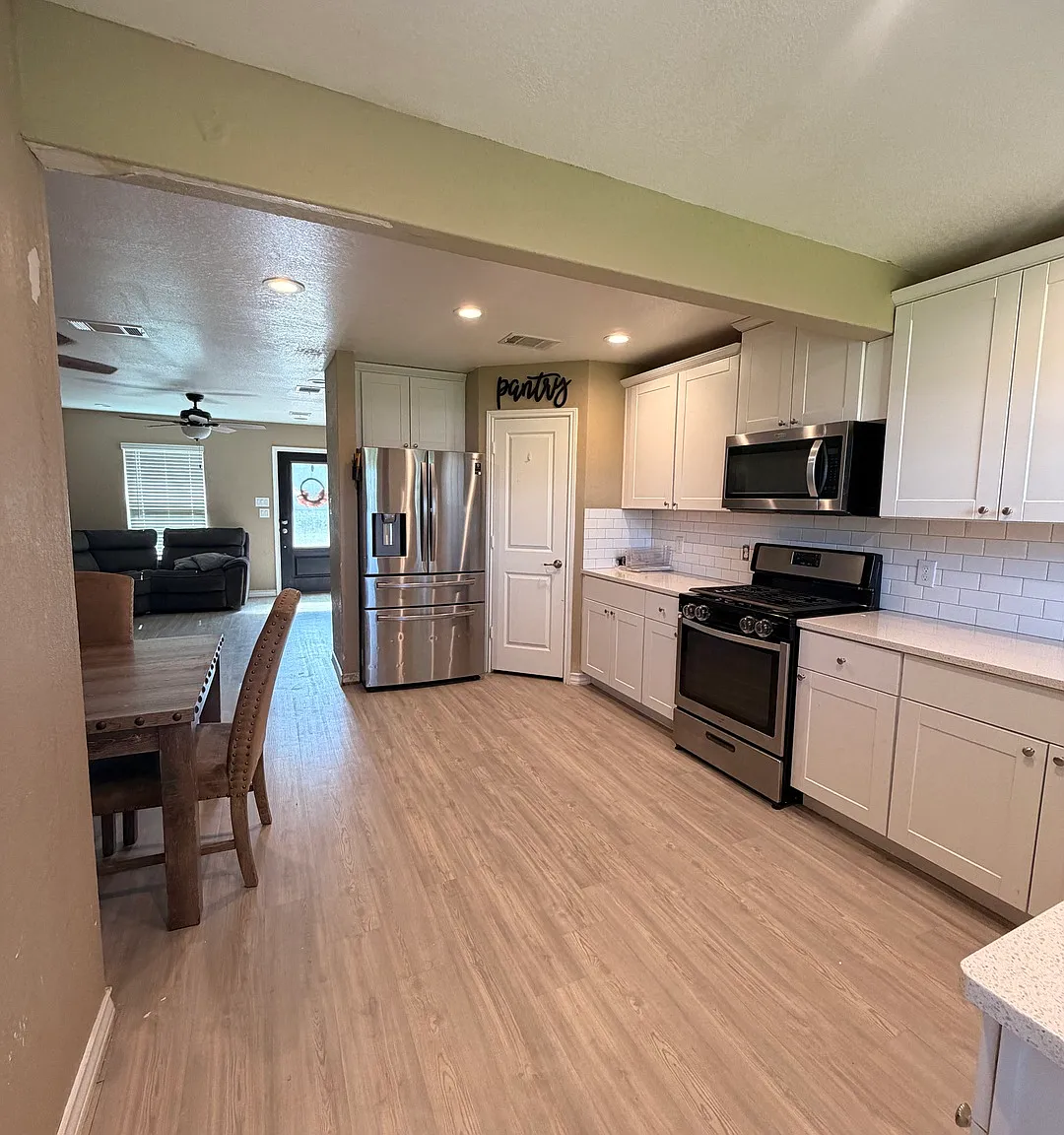 3 bed, 1.0 bath, 792 sqft, $1,350 — Photo 3