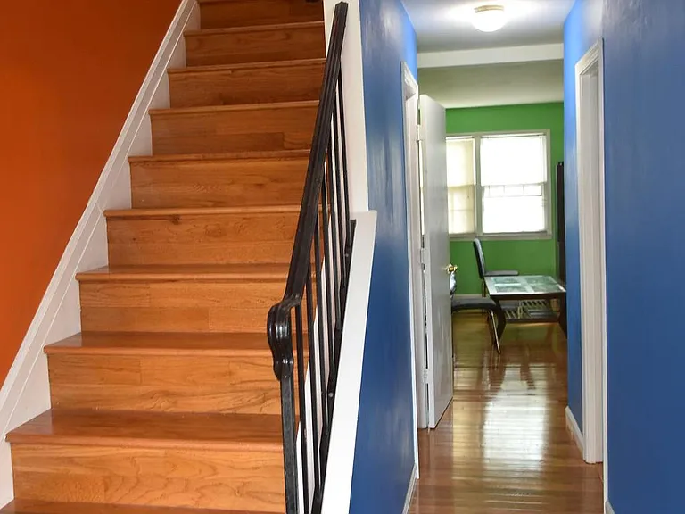 4557 King Edward Ct — Photo 6