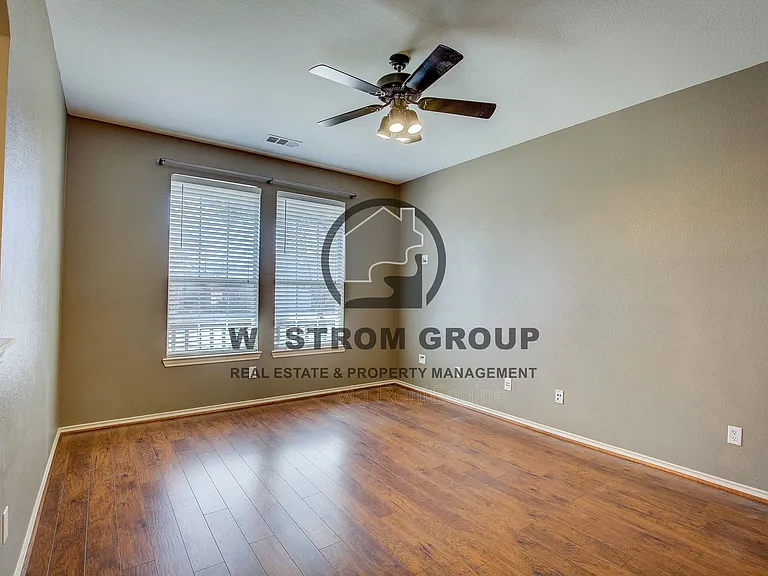 4537 Chris Dr — Photo 6