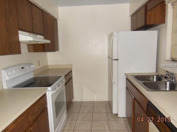 2nd image of 475 Garden Dr APT 1