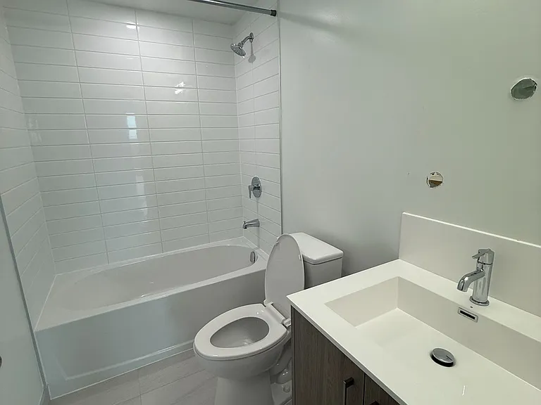 4010 Eglinton Ave W #803 — Photo 9