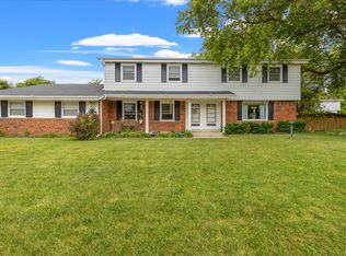 402 Hartridge Dr #404, Hartland, WI 53029