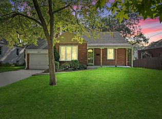 972 N Geyer Rd, Saint Louis, MO 63122