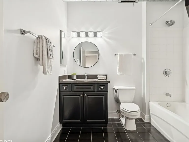 1200 W Monroe St #804 — Photo 14
