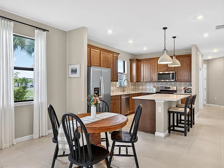 20548 Pebble Glen Dr — Photo 11