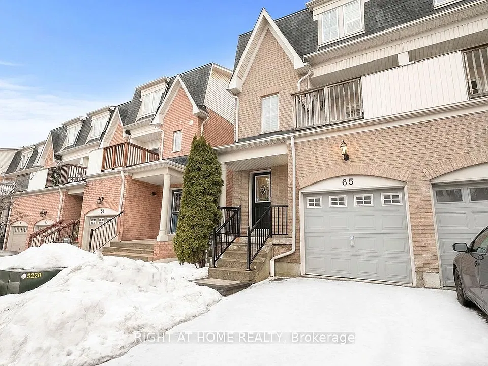65 Sprucedale Way #31