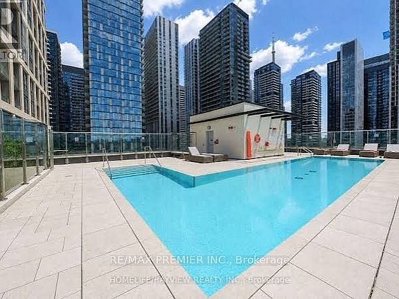 4th image of 108 Peter St #1113