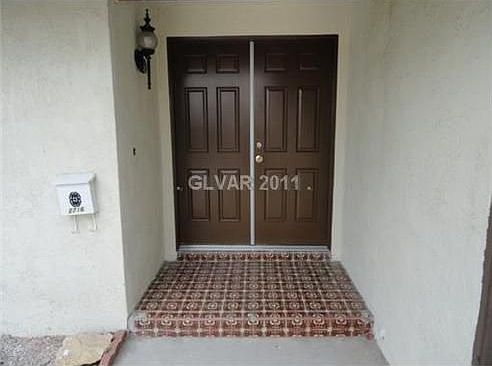 2nd image of 2716 Yardley St
