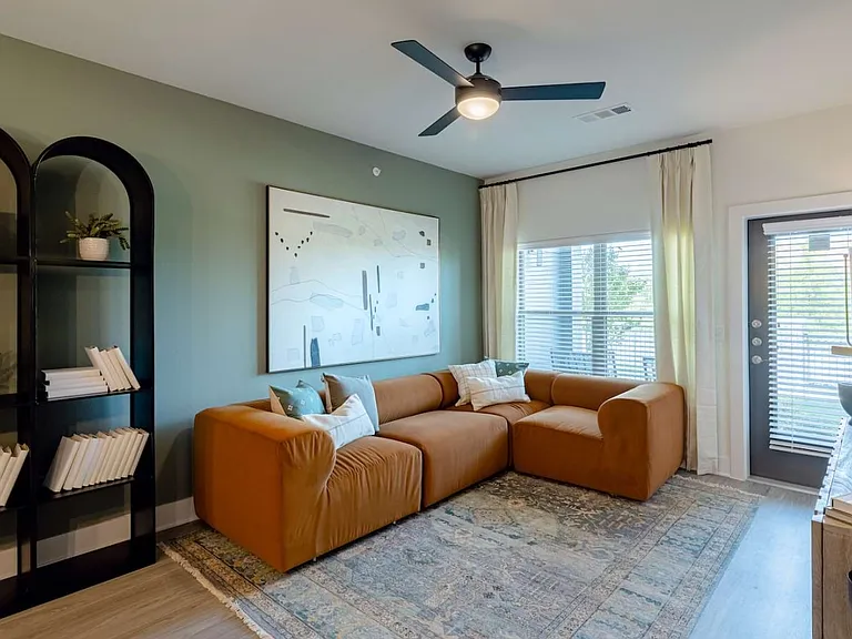 Brea Frisco — Photo 6