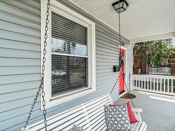 3rd image of 3748 Elsmere Ave