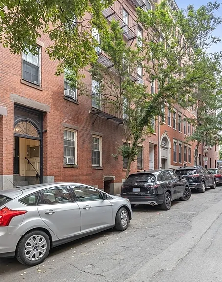 61 W Cedar St #4 — Photo 15