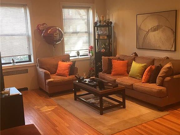 2nd image of 222 Larchmont Acre #2D