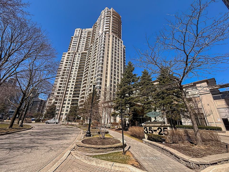 1st image of 35 Kingsbridge Garden Cir #2706