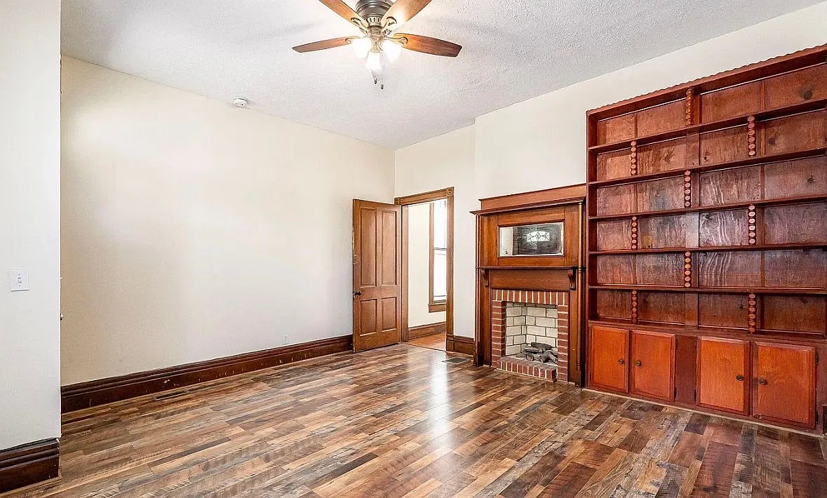 4 bed, 2.0 bath, 1665 sqft, $2,050 — Photo 2