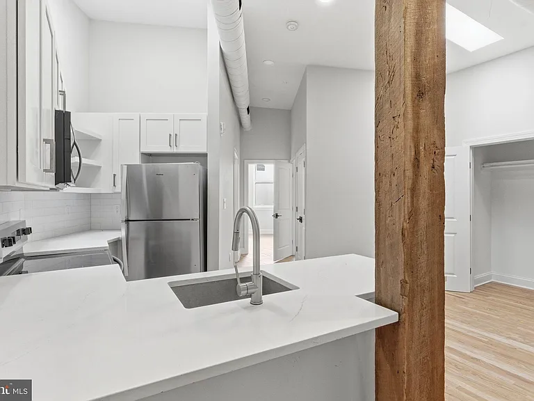 337 S Fremont Ave — Photo 15