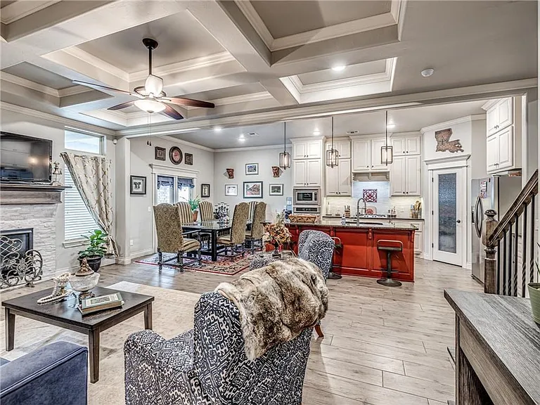 5009 Crater Lake Dr — Photo 22