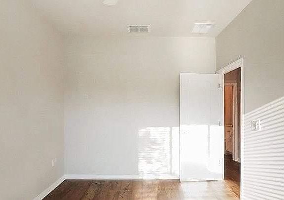 5th image of 172827 Passionflower Cir