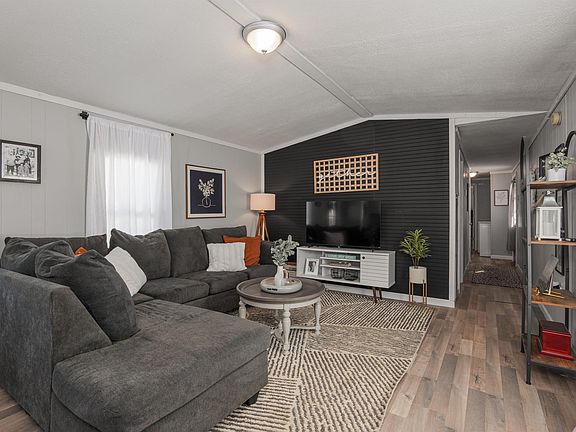 5th image of 7 Lynn Lane