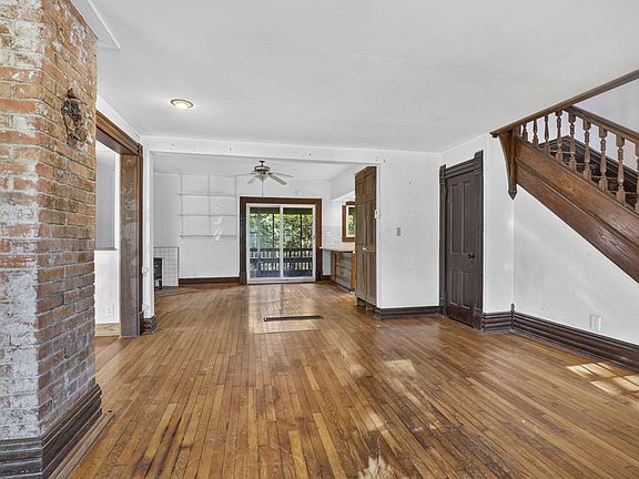 5th image of 173 N Walnut St
