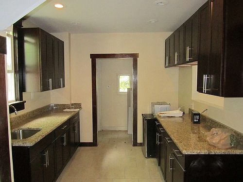 5th image of 19 Hillcrest Ter