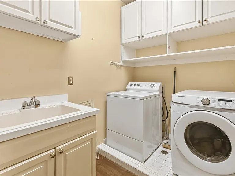430 W Wesley Rd NW — Photo 63
