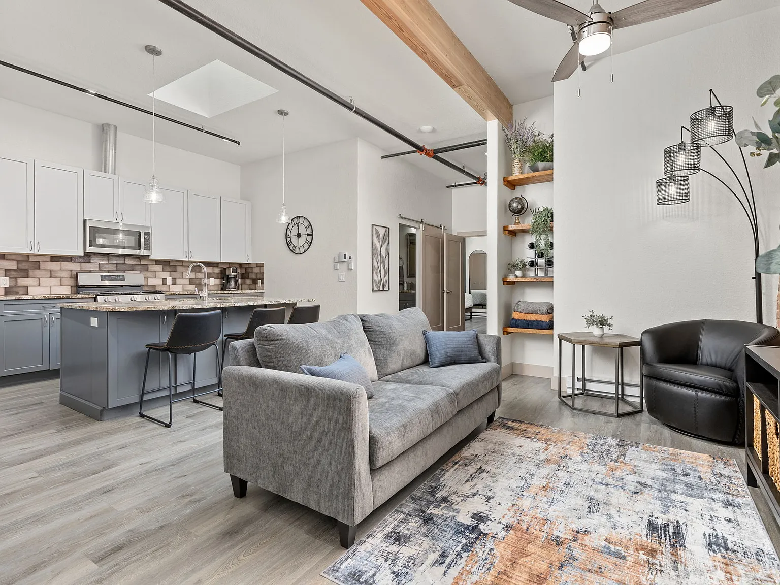 2 bed, 925 sqft, $2,850 — Photo 3