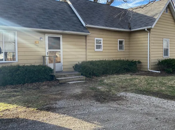 823 N 11th St, Petersburg, IL 62675