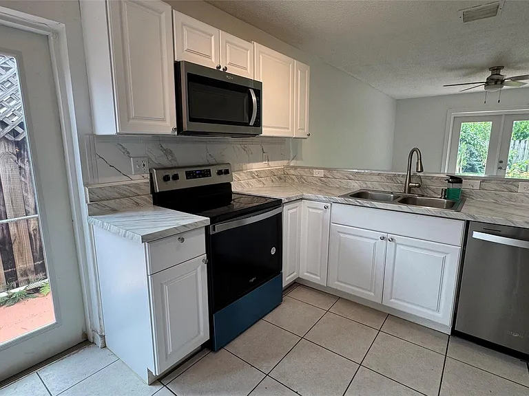 14332 SW 163rd St — Photo 5