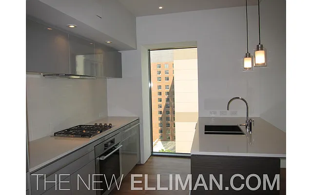 Rented by Douglas Elliman | media 38