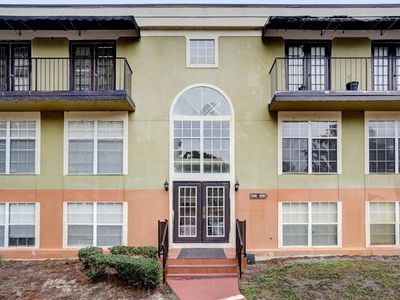 3954 Versailles Dr #3954-B, Orlando, FL, 32808