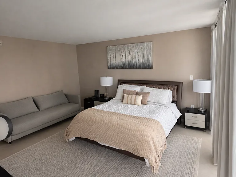 5757 Collins Ave — Photo 7