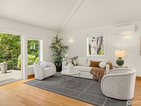 4th image of 15033 70th Avenue NE