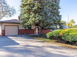2911 Betty St, Bellevue, NE 68147