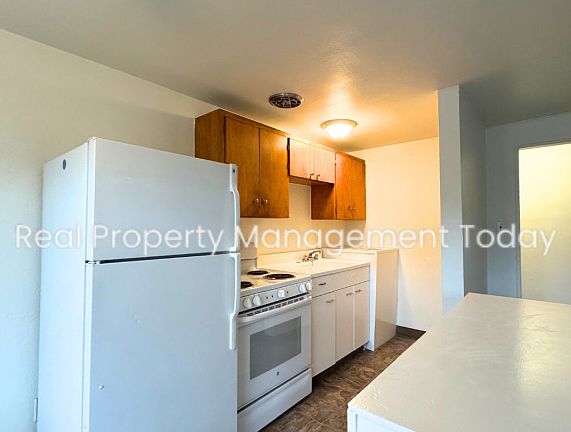 3rd image of 7601 Pacific Ave APT 2