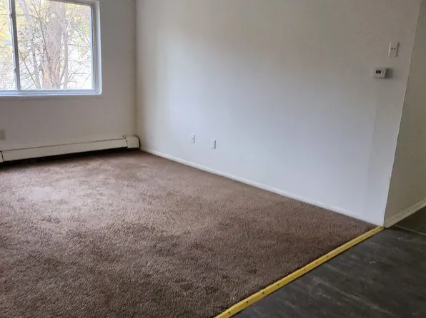 Affordable Apartment Living in Prime Cleveland Location!