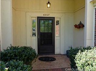 6207 Hickory Forest Dr, Charlotte, NC 28277