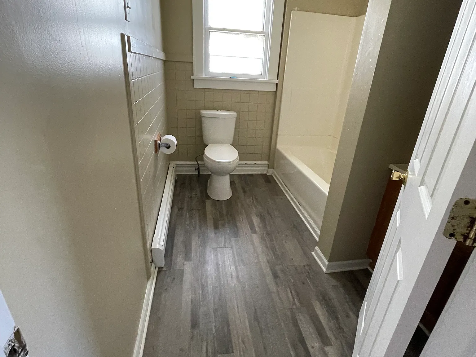 3 bed, $1,200 — Photo 2
