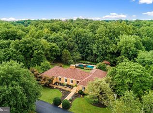 211 Falcon Ridge Rd, Great Falls, VA 22066