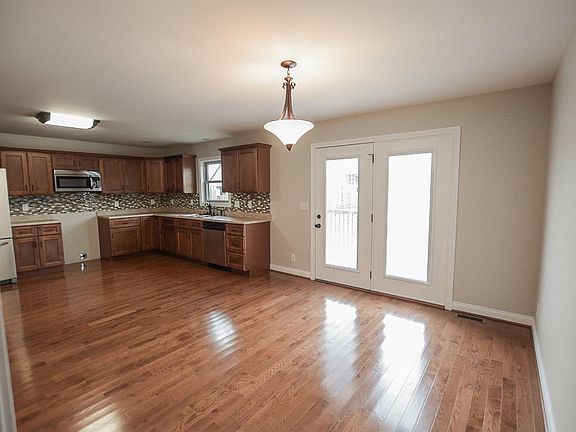 5th image of 496 Pine Hurst Dr