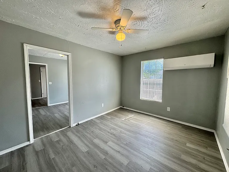 1501 SW 30th St #1501 — Photo 4