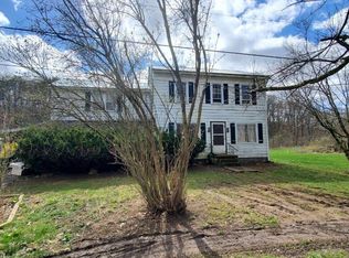 26 Island Rd, Mill Hall, PA 17751