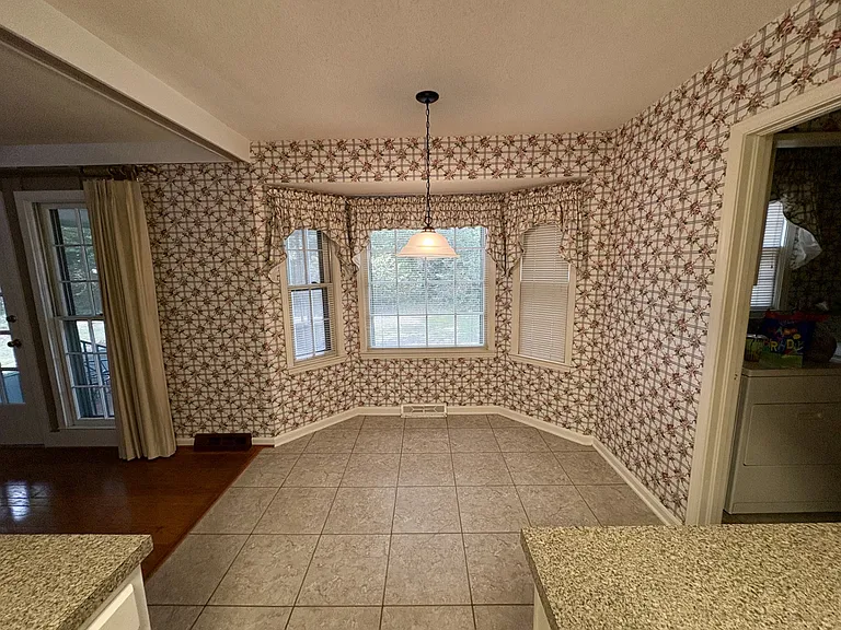 1003 Chambers Ln — Photo 17