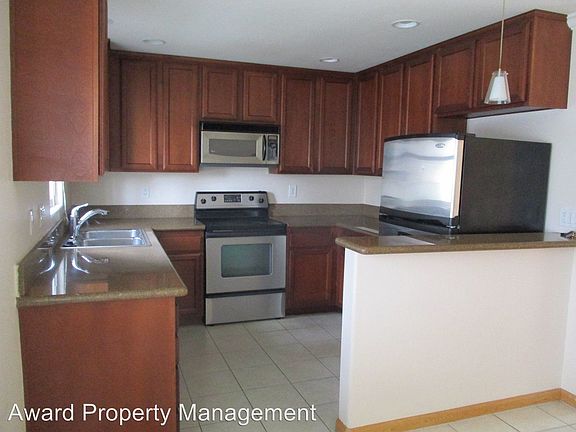 3rd image of 1915 Emerald St APT D