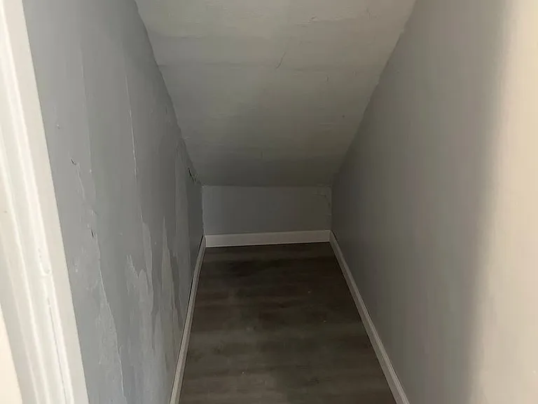 113 W College Street — Photo 6