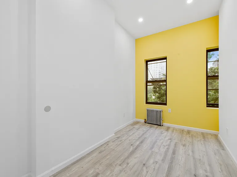 1670 1st Ave #4S — Photo 6