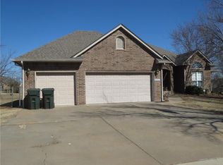 3250 W Charter Oak Rd, Edmond, OK 73034