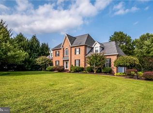 16 Riverside Dr, Elkton, MD 21921