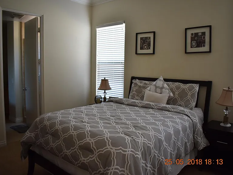 Private guest bedroom