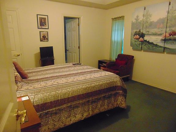 4th image of 2606 Hibiscus Dr